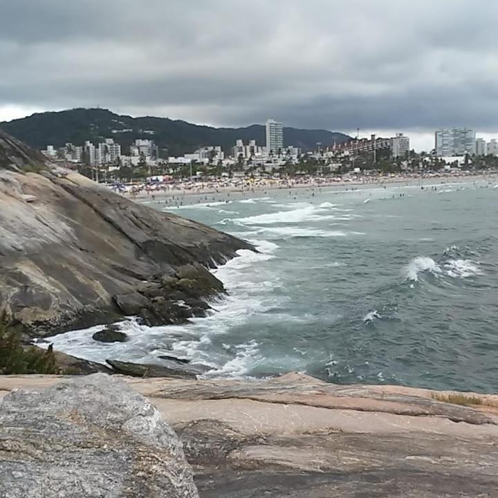 Cobertura perto da Praia da Enseada, com Churrasqueira, Wi Fi - Ideal para a Família e Amigos Guarujá Exterior foto